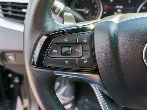 Used 2023 Buick Enclave Essence image 26