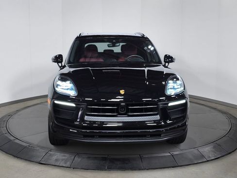 Used 2025 Porsche Macan image 10