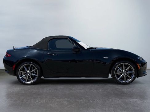 Used 2022 MAZDA MX-5 Miata Grand Touring w/ Weather Package RWD image 2