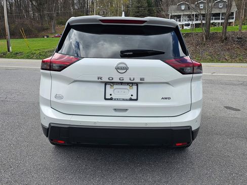 Used 2025 Nissan Rogue SV image 13