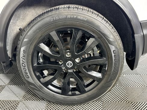 Used 2021 Nissan Rogue Sport S image 35