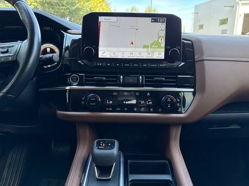 Used 2023 Nissan Pathfinder Platinum w/ Cargo Package AWD/4WD image 27