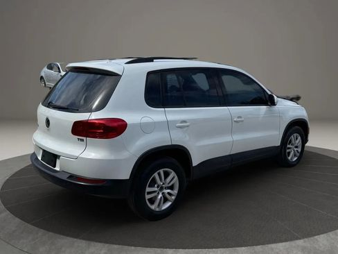 Used 2016 Volkswagen Tiguan S image 10