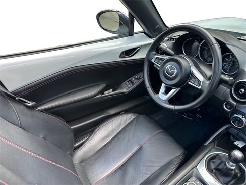Used 2016 MAZDA MX-5 Miata Grand Touring image 16