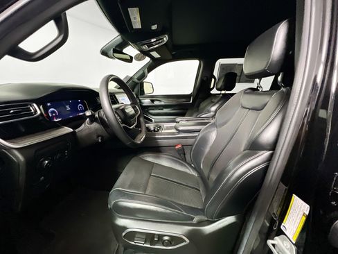 Used 2022 Jeep Wagoneer Series III w/ Premium Group I image 14