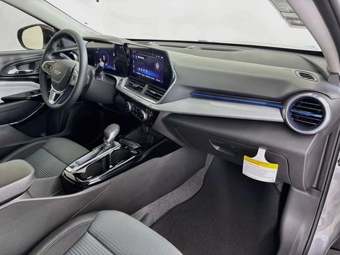 New 2026 Chevrolet Trax LT w/ Midnight Edition FWD image 29