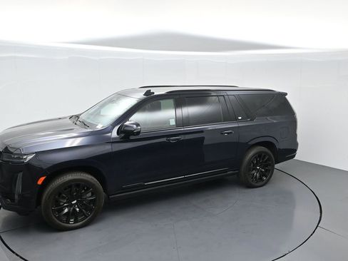 Used 2023 Cadillac Escalade ESV Sport Platinum w/ LPO, ONYX Package image 60