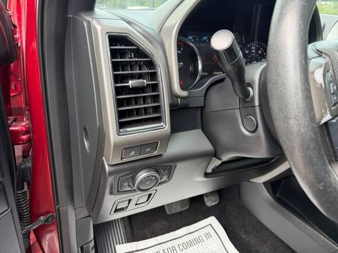 Used 2018 Ford Expedition XLT w/ Equipment Group 202A RWD image 12