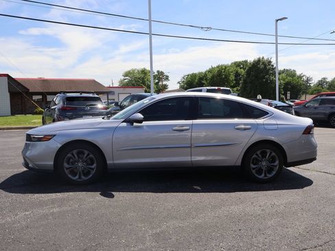 Used 2023 Honda Accord EX image 4