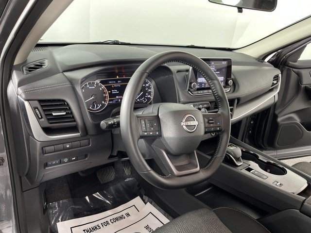 Used 2026 Nissan Rogue SV FWD image 16