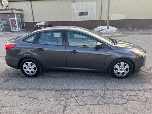 Used 2016 Ford Focus S image 4