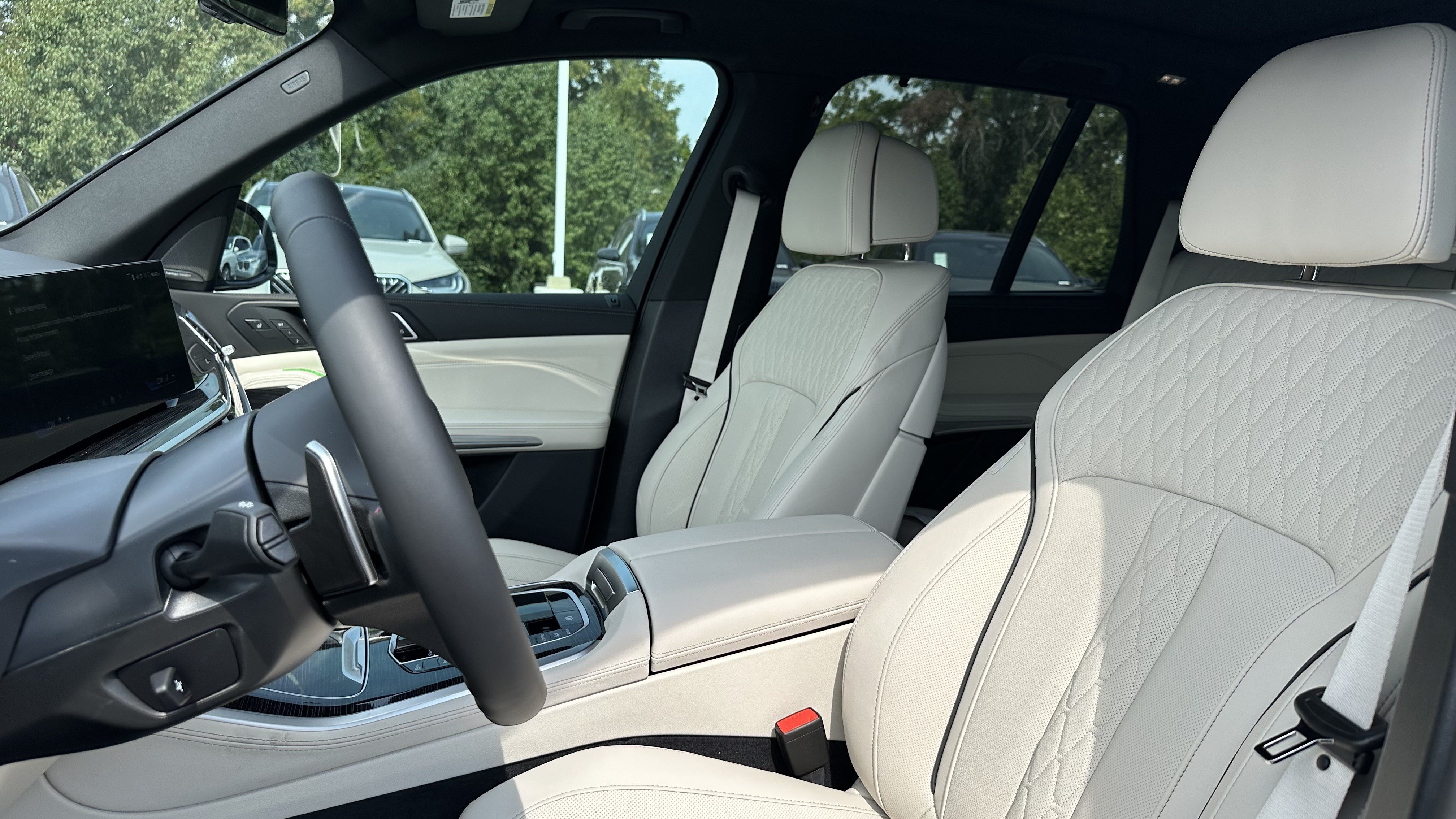 Used 2026 BMW X5 M60i w/ Executive Package AWD/4WD image 15