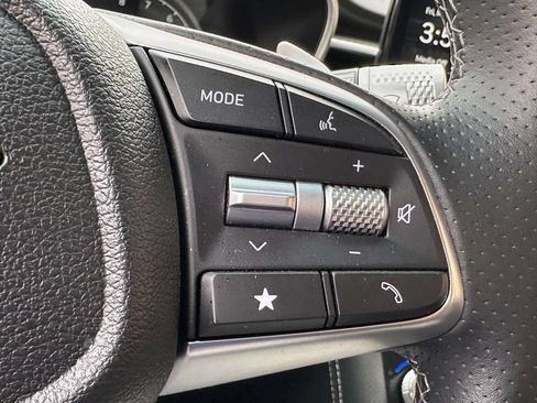 Used 2025 Genesis G70 2.5T RWD image 25
