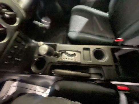 Used 2010 Toyota FJ Cruiser 4WD image 30