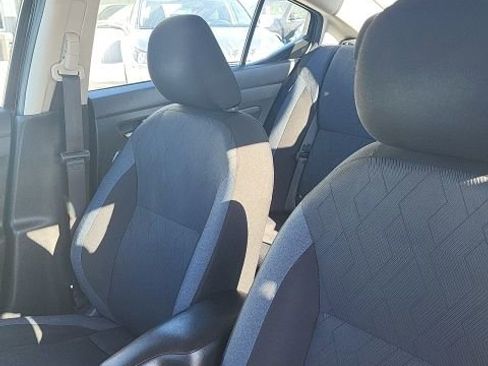 Used 2023 Nissan Versa SV image 8