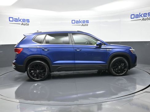 Used 2022 Volkswagen Taos SE image 9