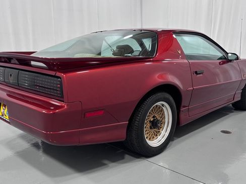Used 1987 Pontiac Firebird Trans Am RWD image 5