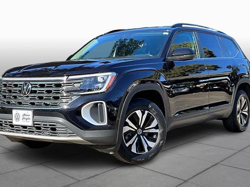 Certified 2024 Volkswagen Atlas SE image 1