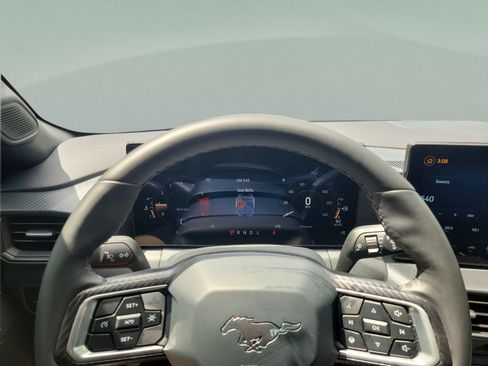 Used 2025 Ford Mustang Coupe RWD image 25