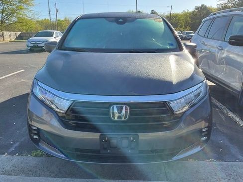 Used 2024 Honda Odyssey Touring image 2