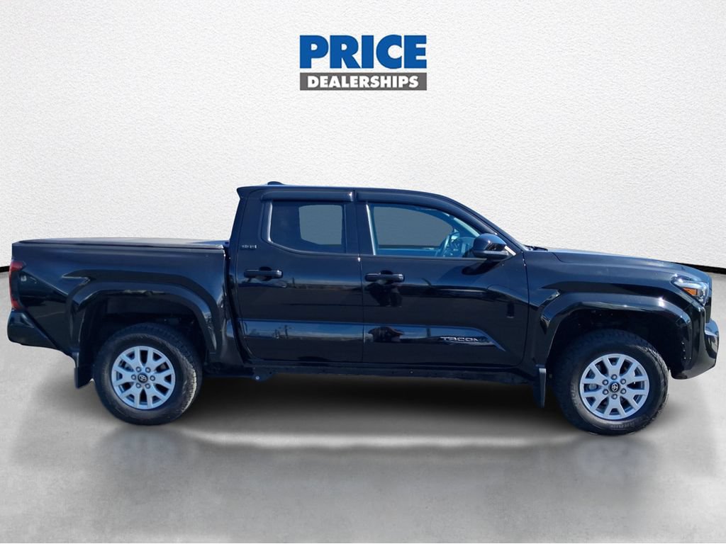 Used 2025 Toyota Tacoma SR5 AWD/4WD image 5
