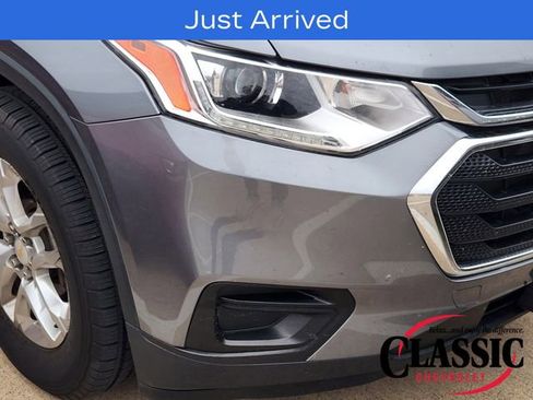 Used 2020 Chevrolet Traverse LS FWD image 9