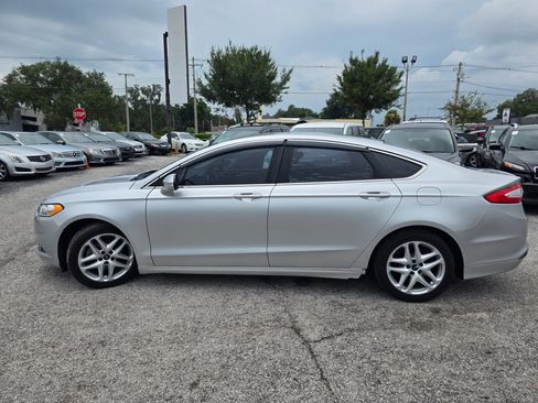 Used 2013 Ford Fusion SE FWD image 4