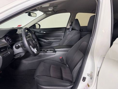Used 2025 Nissan Altima 2.5 SV FWD image 21