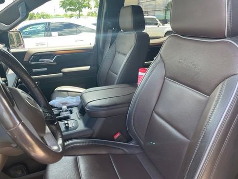 Used 2024 GMC Sierra 1500 Denali w/ Technology Package AWD/4WD image 8