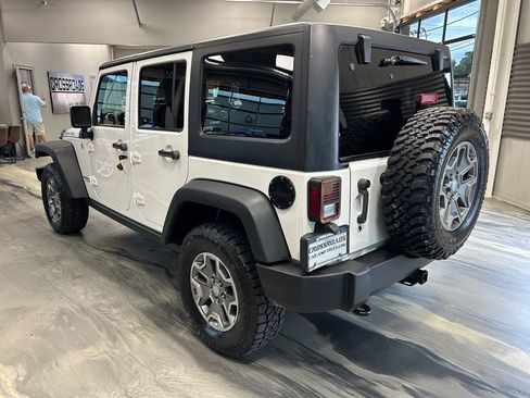 Used 2017 Jeep Wrangler Unlimited Rubicon w/ Connectivity Group AWD/4WD image 29