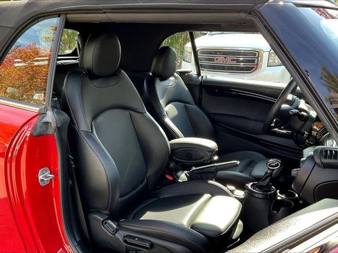 Used 2017 MINI Cooper S image 10