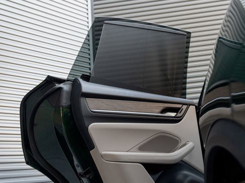 Certified 2025 Porsche Macan Electric RWD image 24