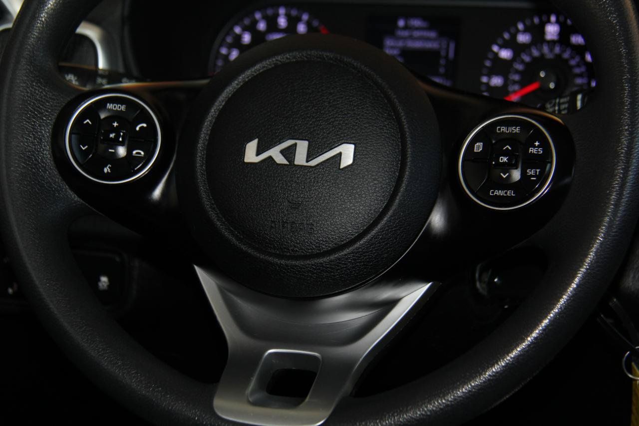 Used 2022 Kia Soul LX w/ Technology Package FWD image 12