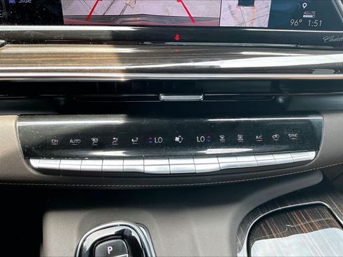 Used 2022 Cadillac Escalade ESV Sport RWD image 24