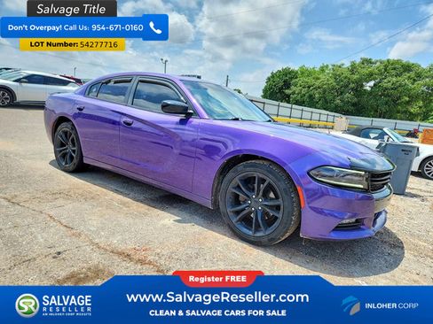 Used 2016 Dodge Charger SXT w/ Plus Group RWD image 5