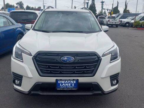 Used 2024 Subaru Forester Premium AWD/4WD image 2