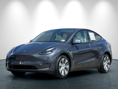 Used 2022 Tesla Model Y Long Range AWD/4WD image 5