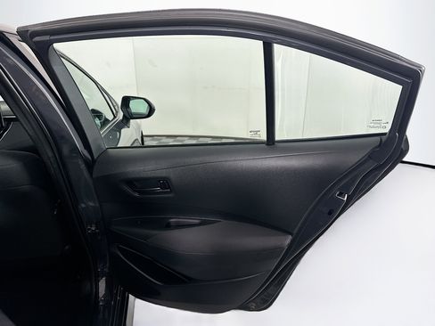 Used 2025 Toyota Corolla LE image 27