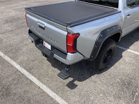 Used 2024 Toyota Tacoma Limited image 22