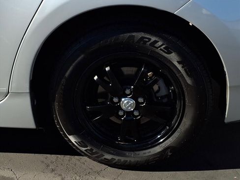 Used 2015 Toyota Prius Three w/ Preferred Accessory Package image 4