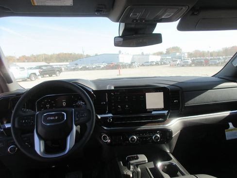 New 2026 GMC Sierra 1500 Elevation image 15