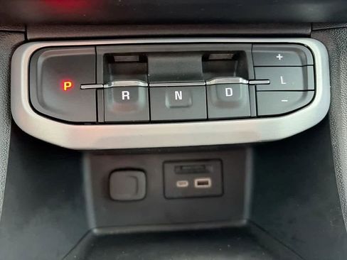 Used 2021 GMC Acadia SLT w/ LPO, Floor Liner Package FWD image 24