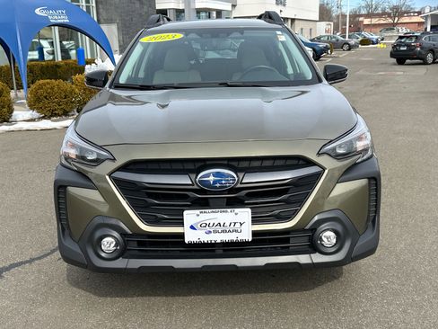 Used 2023 Subaru Outback Premium image 6