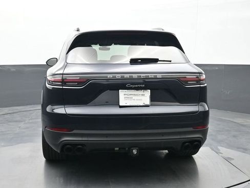 Certified 2023 Porsche Cayenne Platinum Edition image 21