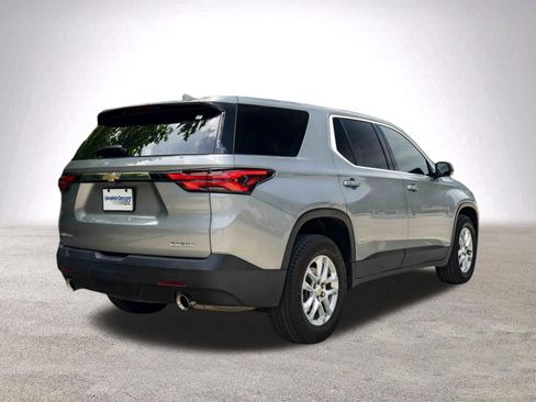 Used 2023 Chevrolet Traverse LS FWD image 9