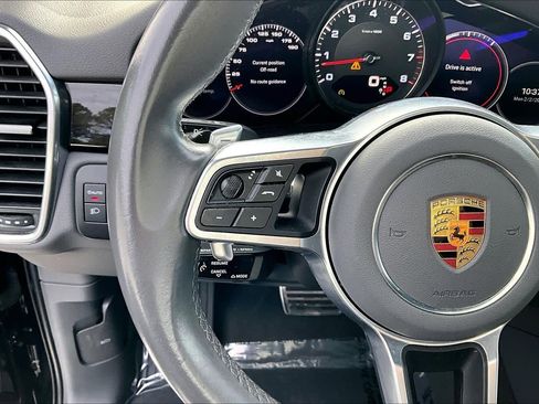 Used 2022 Porsche Cayenne S image 23