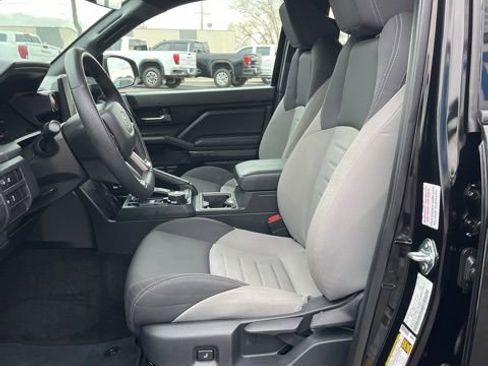 Used 2025 Toyota Tacoma TRD Off-Road image 26