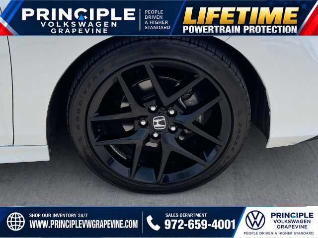 Used 2025 Honda Civic Sport image 3