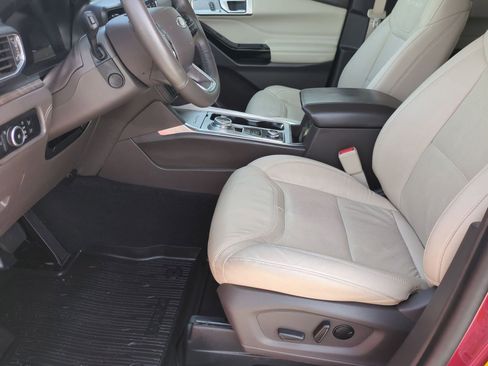 Used 2023 Ford Explorer Platinum w/ Equipment Group 601A image 19