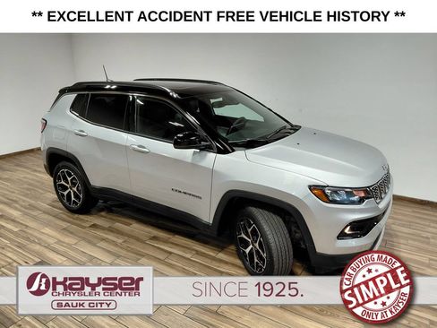 Used 2025 Jeep Compass Limited w/ Sun & Sound Group AWD/4WD image 16